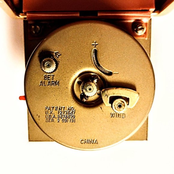 Vintage SETH THOMAS Travel Alarm Clock in Case ~ Manual Key Wind ~ Tested-Works! - Picture 8 of 12